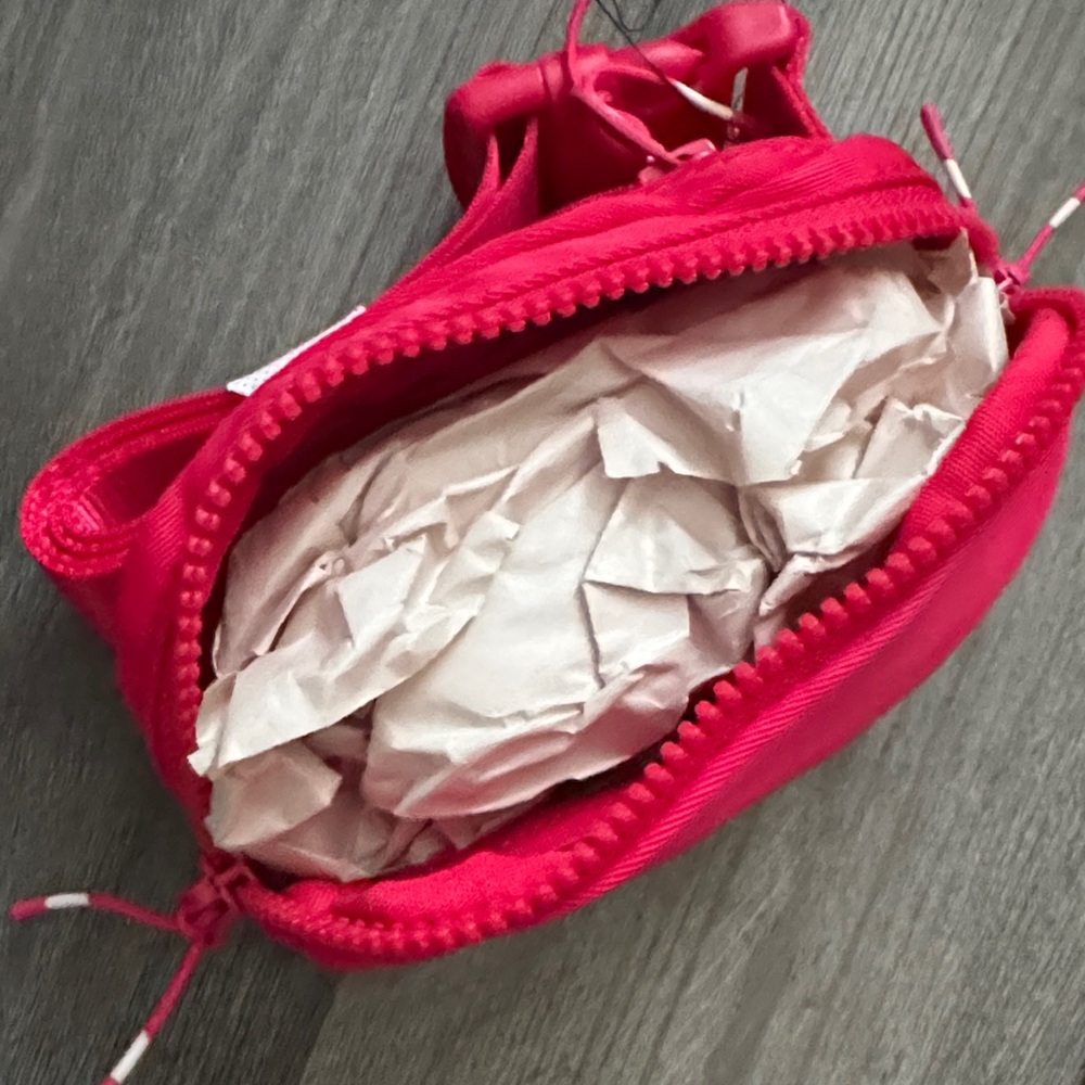 Fabletics Raspberry Fizz MINI Belt Bag BNWT - Picture 7 of 8